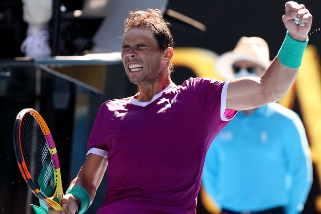 Rafael Nadal je prepričan, da bi cepljenje vsem igralcem in igralkam izboljšalo življenje. FOTO: Martin Keep/AFP
