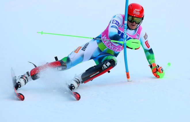 Brez uvrstitve je po ponesrečenem prvem nastopu ostal tudi na slalomski klasiki v Wengnu. FOTO: Denis Balibouse/Reuters
