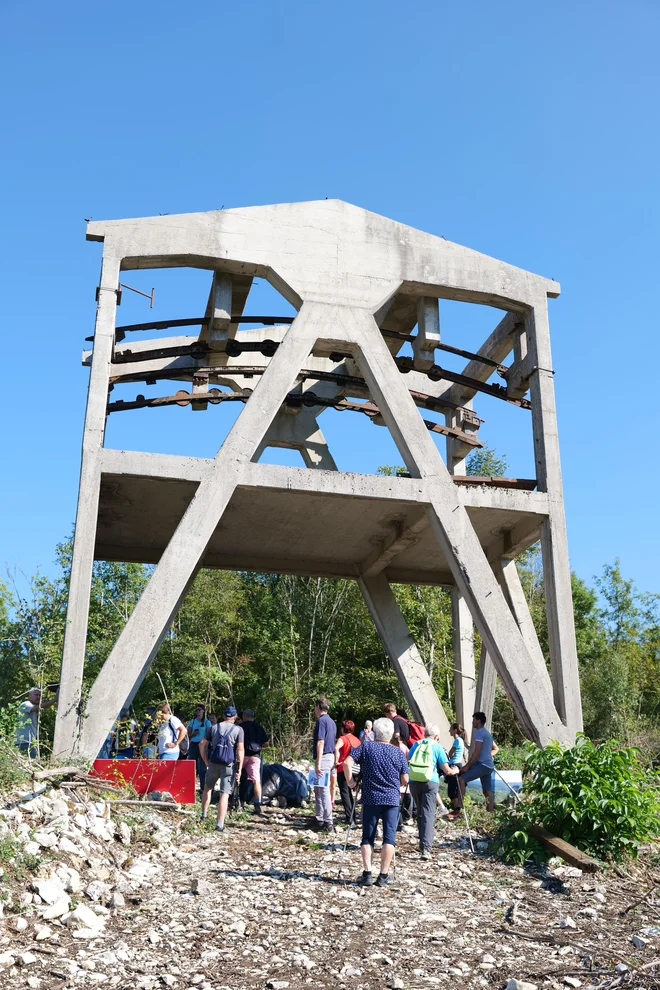 Tematska pot Deskle je nova izletniška pridobitev, ki nastaja v sodelovanju s krajani različnih generacij, društvi in organizacijami, strokovnjaki in zaposlenimi v cementarni. FOTO: Salonit Anhovo
