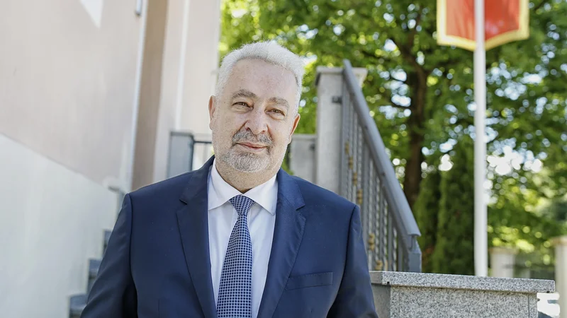 Fotografija: Zdravko Krivokapić vlada Črni gori trinajst mesecev in zdi se, da se po dolgem obdobju politične krize delovanje njegove vlade izteka. Foto Blaž Samec