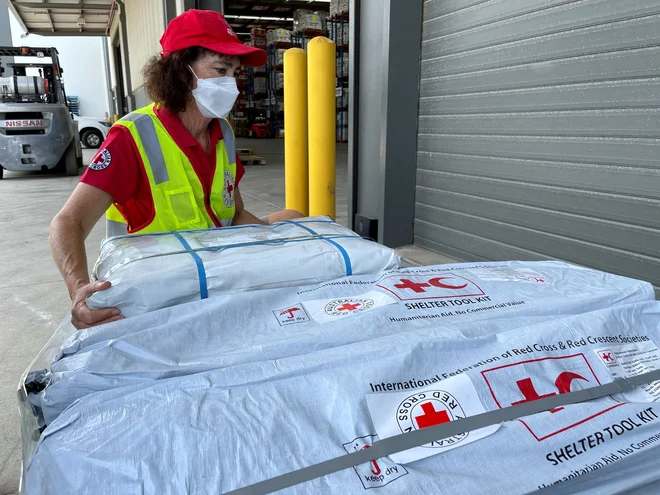 Odprava pošiljke avstralskega Rdečega križa. FOTO: Carolyn Varley/Australian Red Cross via Reuters
