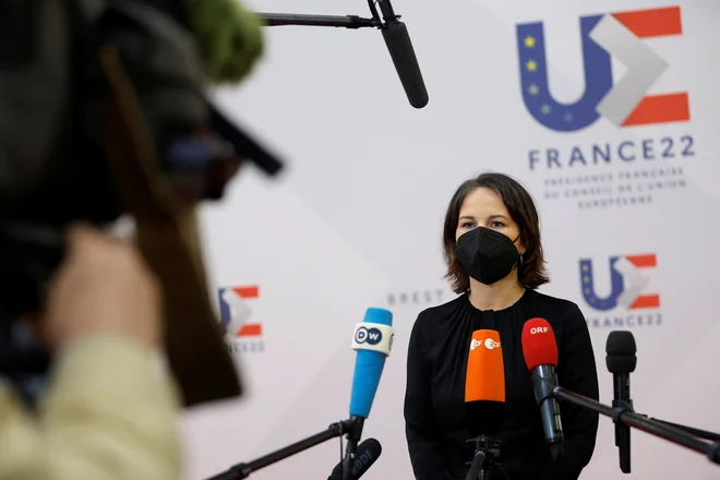 Nemška zunanja ministrica Annalena&nbsp;Baerbock, ki je tudi vodja stranke Zelenih. FOTO:&nbsp;Stephane Mahe/Reuters
