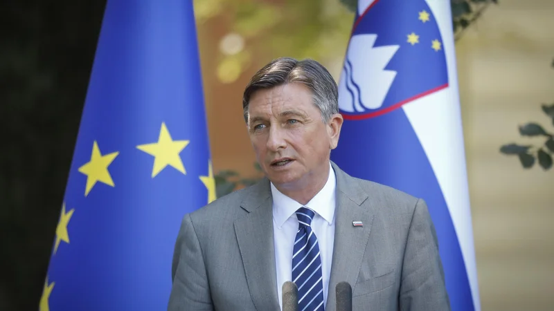 Fotografija: Kot je navedel Pahor, se je po njegovih posvetovanjih glede možnega datuma parlamentarnih volitev, ki so v državnem zboru potekala na začetku lanskega novembra, izkazalo, da je bilo z izjemo ene poslanske skupine soglasno mnenje, da je 24. april najboljša izbira. FOTO: Jože Suhadolnik/Delo