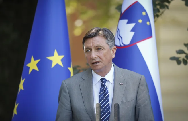 Kot je navedel Pahor,&nbsp;se je po njegovih posvetovanjih glede možnega datuma parlamentarnih volitev, ki so v državnem zboru potekala na začetku lanskega novembra,&nbsp;izkazalo, da je bilo z izjemo ene poslanske skupine soglasno mnenje, da je 24. april najboljša izbira. FOTO: Jože Suhadolnik/Delo
