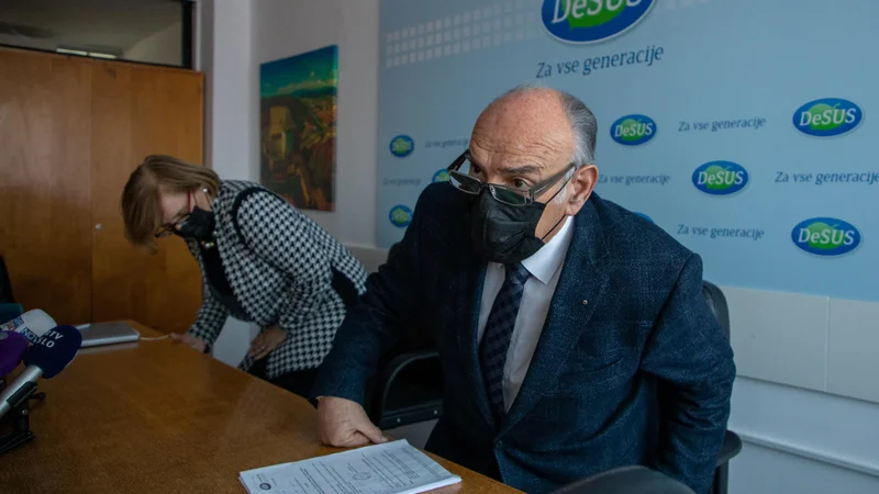 Fotografija: Ljubo Jasnič, predsednik Desusa, upa na sodelovanje z Robertom Golobom – pri tem ni edini. Daleč od tega. FOTO: Voranc Vogel