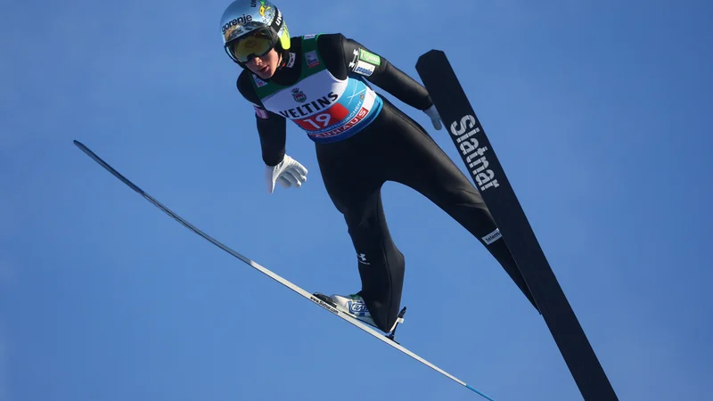 Fotografija: Cenetu Prevcu je uspel najboljši skok v kvalifikacijah za tekmo v Titisee-Neustadtu. FOTO: Kai Pfaffenbach/Reuters