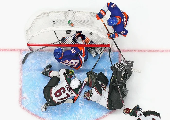 Brock Nelson je bil med strelci za NY Islanders proti Arizoni. FOTO: Bruce Bennett/AFP

