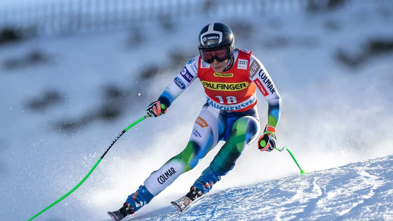 Fotografija: Ilka Štuhec vrača svoje smukaške občutke in mesta proti vrhu. FOTO: Johann Groder/AFP
