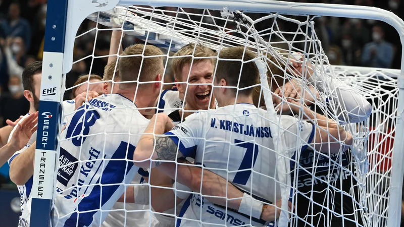 Fotografija: Islandija je presenetila rokometni svet s prepričljivo zmago proti Franciji. FOTO: Attila Kisbenedek/AFP