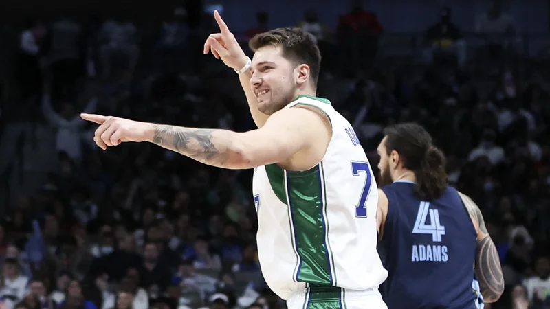 Fotografija: Sijajni Luka Dončić je vodil in dirigiral Dallasovemu orkestru kot najbolj prefinjeni maestro. FOTO: Kevin Jairaj/Usa Today Sports