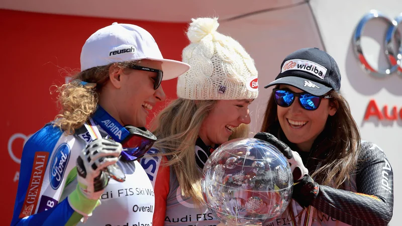 Fotografija: Ilka Štuhec (levo), Mikaela Shiffrin in Sofia Goggia imajo pred olimpijskimi igrami vsaka svoje težave. Foto Ezra Shaw/AFP