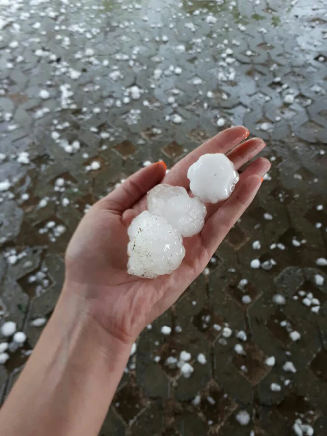 Za ekstremne padavinske pojave je ključna naraščajoča količina vodne pare v zraku. FOTO: Oste Bakal/Delo
