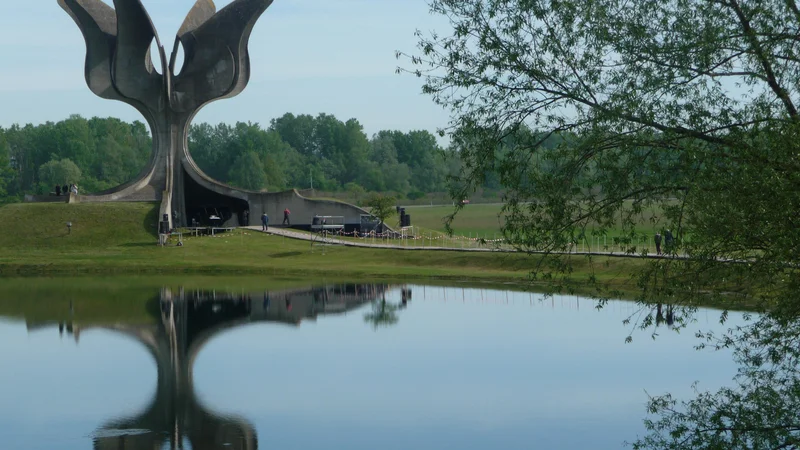 V ustaškem koncentracijskem taborišču Jasenovac je bilo ubitih tudi okoli 15.000 Judov. FOTO: Dejan Vodovnik
