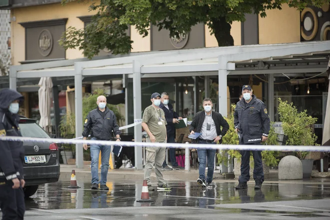 Lahko bi jo skupil tudi kakšen mimoidoči. FOTO: Jure Eržen/Delo
