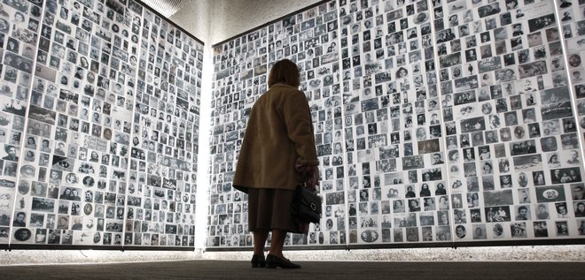 V taborišču Auschwitz-Birkenau so nacisti od ustanovitve leta 1940 pobili več kot milijon ljudi. FOTO: Charles Platiau/Reuters Pictures
