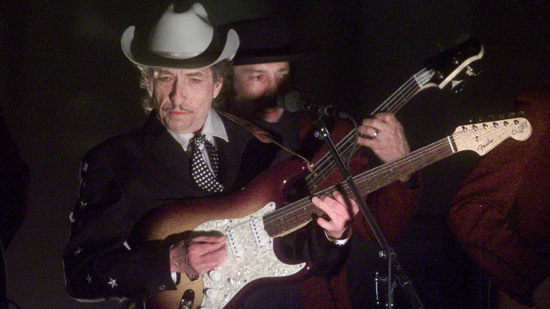 Bob Dylan je trenutno na turneji, ki bo s presledki trajala vse do leta 2024. FOTO: Christopher Polk/Afp