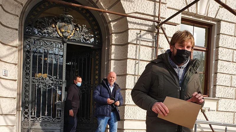 Fotografija: Gašper Odlazek in Martin Odlazek očitke zavračata. FOTO: Jure Predanič