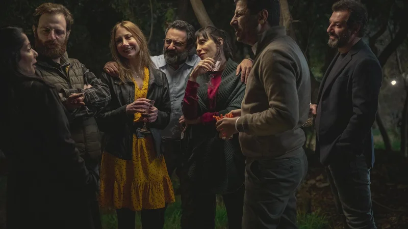Fotografija: Ponekod imajo težave z odkritosrčnostjo celo na filmskem platnu, spet drugod pa se je toliko propagirana iskrenost prelevila v ponarejeno demagoško pozo. FOTO: Promocijsko gradivo