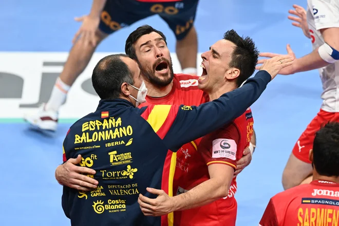 Španci so strli odpor Dancev. FOTO: Attila Kisbenedek/AFP
