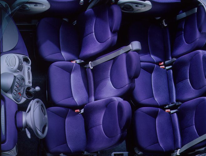 Fiatova multipla je imela lahko šest sedežev v dveh vrstah ter zanimiv sistem prilagodljivosti. FOTO: Fiat
