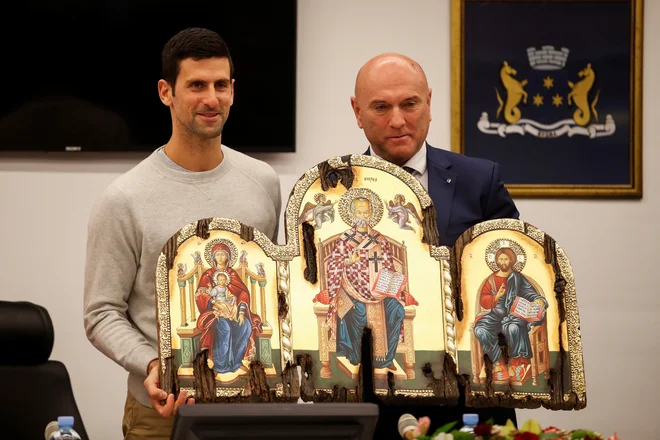 Novak Đoković z županom Budve Markom Carevićem. FOTO: Stevo Vasiljević/Reuters
