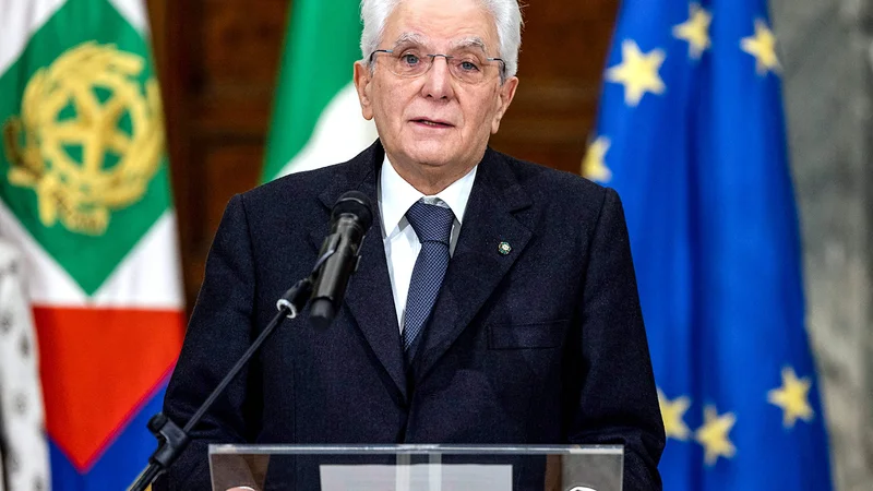 Fotografija: Po izvolitvi Mattarella prejema čestitke tudi od drugih evropskih in svetovnih voditeljev. FOTO: Urad predsednika/AFP
