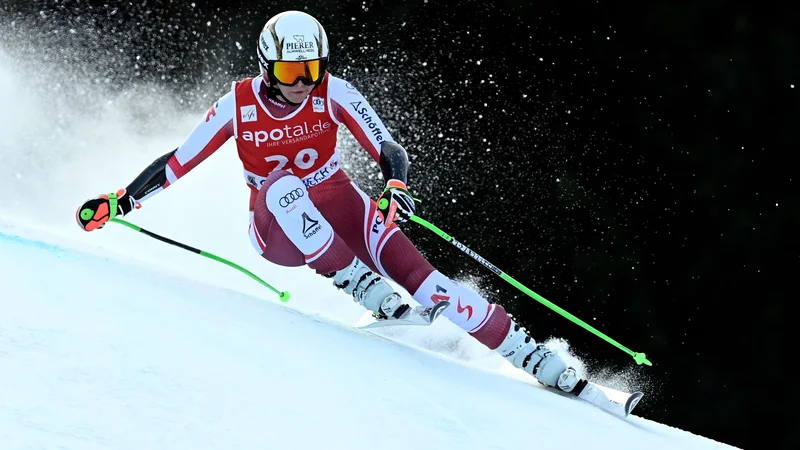 Fotografija: Cornelia Hütter med treningom v Garmisch-Partenkirchnu. FOTO: Christof Stache/AFP
