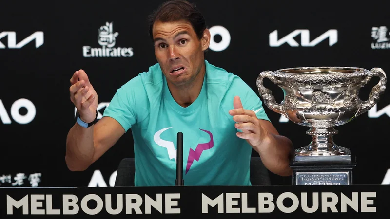 Fotografija: Rafael Nadal med novinarsko konferenco po zmagi v Melbournu. FOTO: Loren Elliott/Reuters
