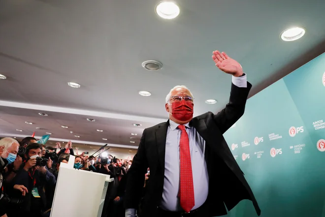 Costa, ki je na položaju premiera od leta 2015, je doslej bil na čelu dveh manjšinskih vlad ob podpori manjših levih strank. FOTO: Pedro Nunes/Reuters