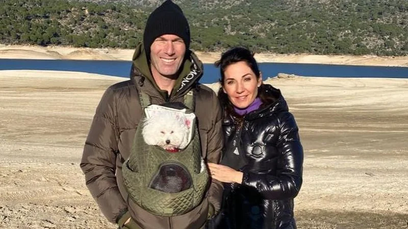 Fotografija: Zinedine in Veronique imata štiri sinove in psa. FOTO: instagram
