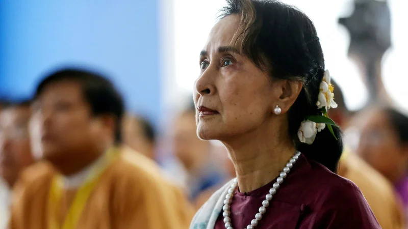 Fotografija: Aung San Su Či bodo ta mesec znova privedli pred sodišče. FOTO: AFP