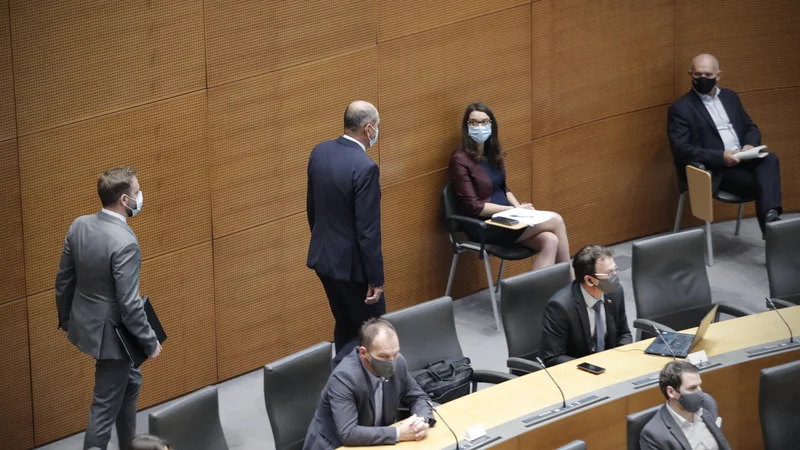 Fotografija: Opozorila pa so do zdaj v koaliciji označevali kot »spine« in poskuse onemogočanja večje učinkovitosti Urada za preprečevanje pranja denarja in financiranja terorizma, ki ga od lani vodi izbranec SDS Damjan Žugelj. FOTO: Uroš Hočevar/Delo