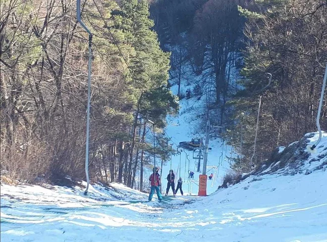 Smučišče v Dolah pri Litiji ima dve vlečnici. FOTO: arhiv smučišča
