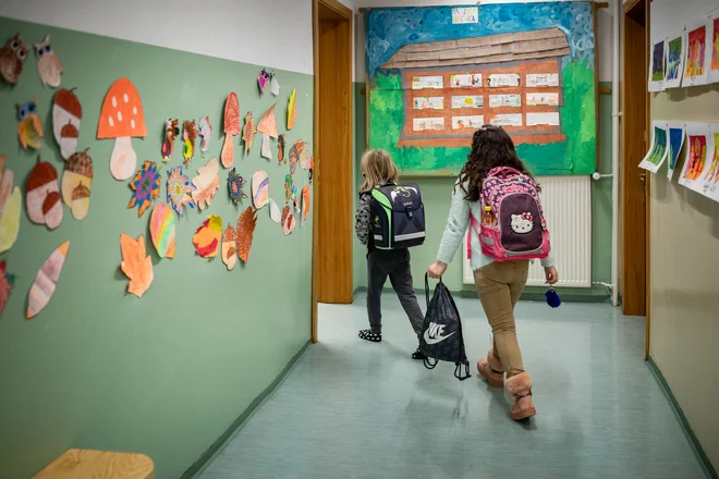 Šole so bile o spremembi obveščene z okrožnico pred začetkom šolskega leta 2021/2022, v kateri je bilo zapisano, da ministrstvo načrtuje spremembo podrobnejših navodil o šolskem koledarju za tekoče šolsko leto in da predvidevajo, da bo 7. februarja&nbsp;pouka prost dan. FOTO:&nbsp;Voranc Vogel/Delo
