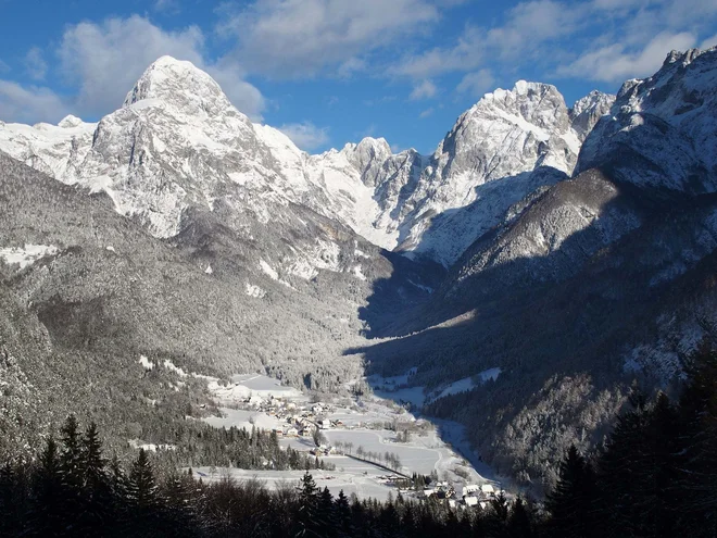 Veduta Loga pod Mangartom. FOTO: Danjel Mavrič
