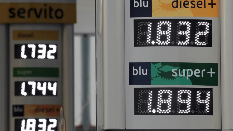 Cene energentov so glavno gonilo inflacije v evrodeželi. FOTO: Alessandro Bianchi/Reuters
