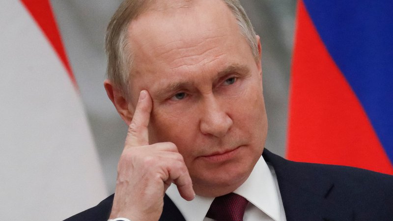 Fotografija: Ruski predsednik Vladimir Putin pravi, da zahodna odgovora še vedno pozorno analizirajo. FOTO: Jurij Kočetkov/AFP
