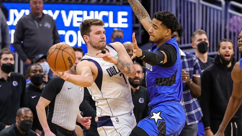 Fotografija: Luka Dončić je le za eno točko zaostal za svojim sezonskim rekordom. FOTO: Mike Watters/USA Today Sports