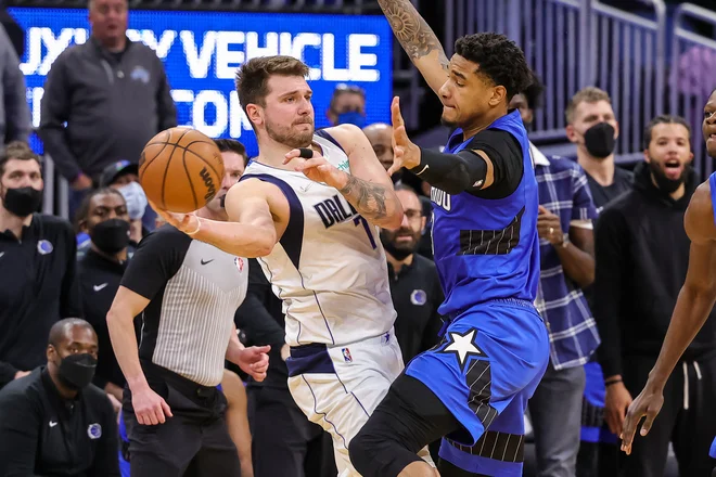 Luka Dončić je le za eno točko zaostal za svojim sezonskim rekordom. FOTO: Mike Watters/USA Today Sports
