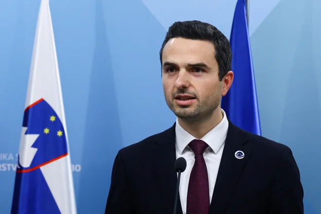 Matej Tonin je prepričan, da bo pogodba ratificirana še v tem mandatu. FOTO: Borut Živulovič/Reuters
