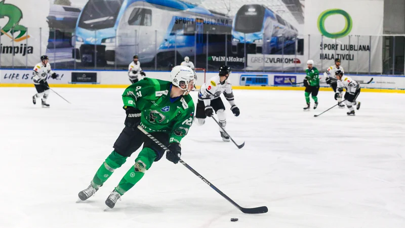 Fotografija: Olimpijini hokejisti so le enkrat zatresli mrežo Fehervarja. Foto Črt Piksi