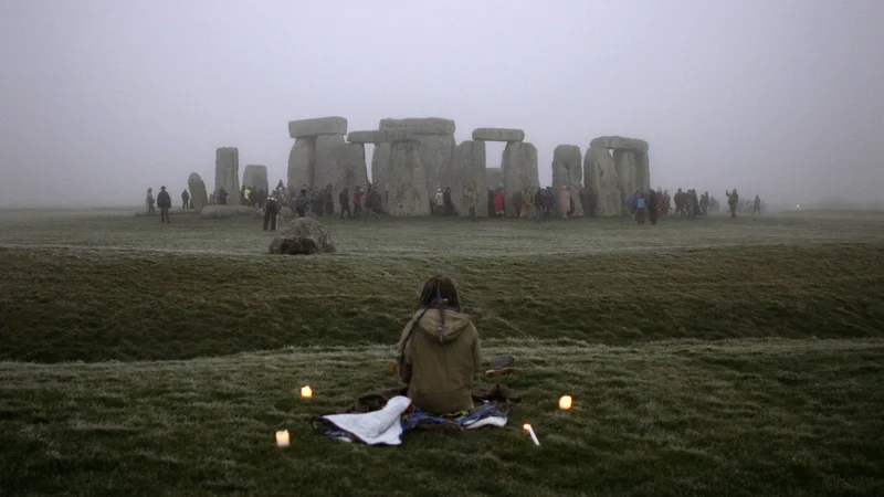 Fotografija: Skupnosti, ki so zgradile Stonehenge, so nekaj časa gojile žito in se kasneje spet vrnile k lovu in nabiralništvu. FOTO: Kieran Doherty/Reuters