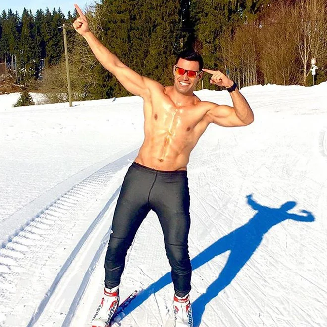 Zapis na instagramu športnik sklene z pozdravom ofa lahi atu, ki v tonganščini pomeni, zelo vas imam rad.

Foto Instagram
