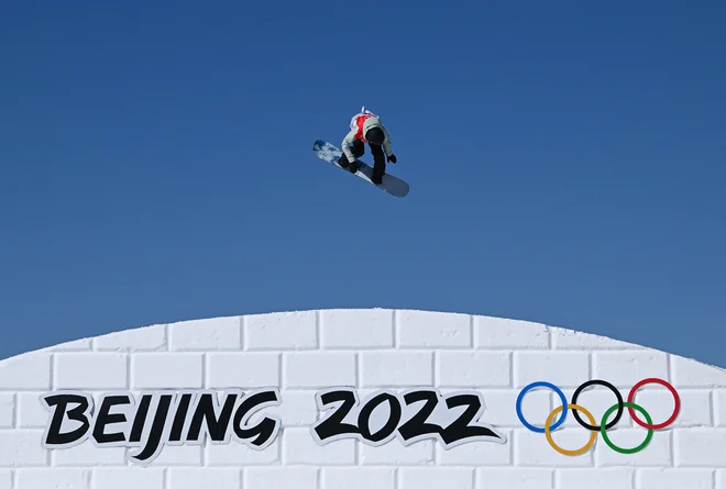 Deskarka Urška Pribošič je svoj prvi nastop na olimpijskih igrah končal v kvalifikacijah v snežnem parku. FOTO: Dylan Martinez/Reuters
