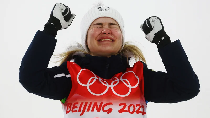 Fotografija: Nika Križnar po velikem podvigu ni mogla zadrževati solz. FOTO: Hannah Mckay/Reuters