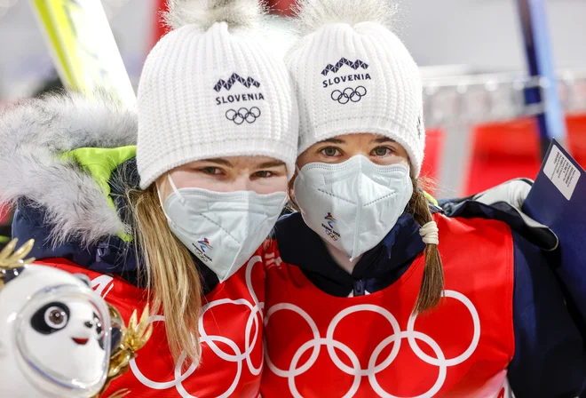 Urša Bogataj in Nika Križnar FOTO: Matej Družnik
