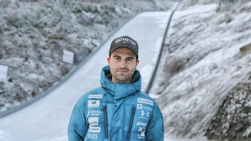 Fotografija: Robert Hrgota je menil, da si je Peter Prevc zaslužil kolajno. FOTO: Blaž Samec
