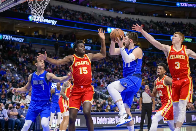 Luka Dončić je, ko je bil na parketu, razigran. FOTO: Jerome Miron/Usa Today Sports
