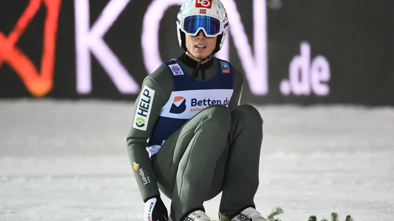 Norveški smučarski skakalec Johann Andre Forfang bo zaradi okužbe z novim koronavirusom ostal brez olimpijskega nastopa. FOTO: Annegret Hilse/Reuters
