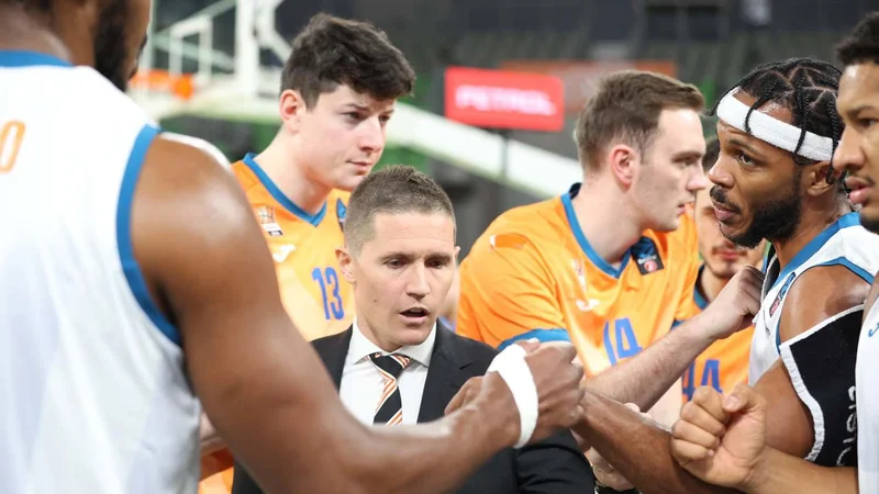 Fotografija: Nekdanji kapetan slovenske reprezentance Jaka Lakovič je pred tremi meseci osvojil Stožice z Ulmom. FOTO: Cedevita Olimpija